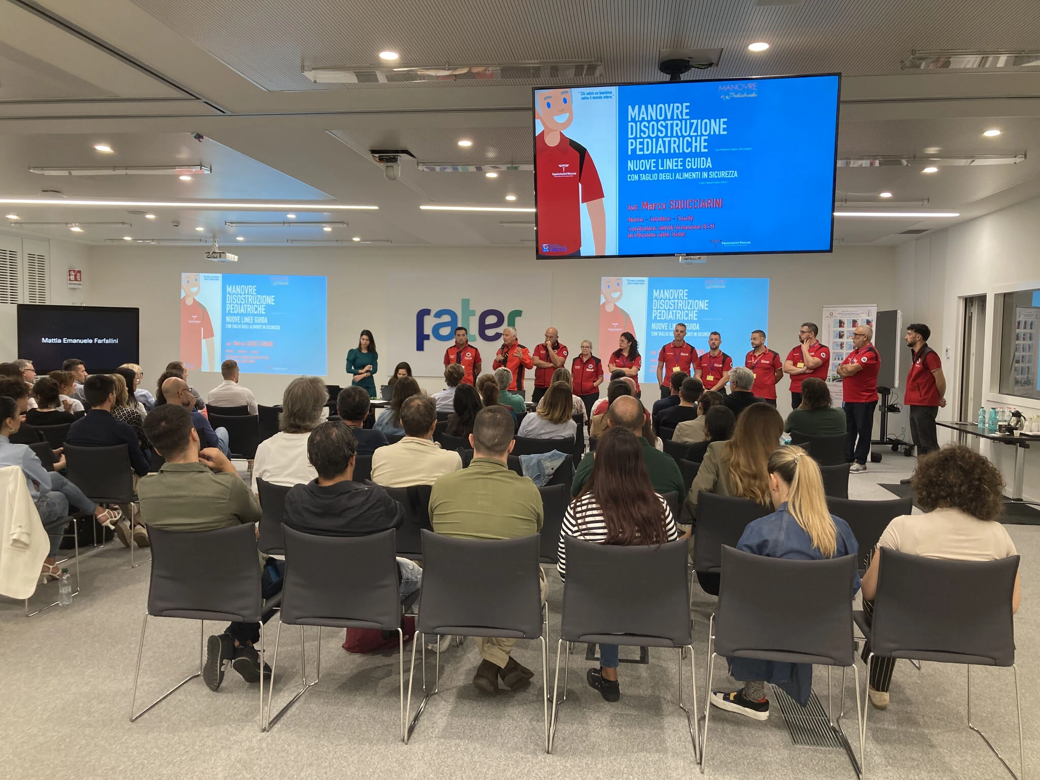 Conferenza sulle manovre di disostruzione pediatriche con pubblico in sala.